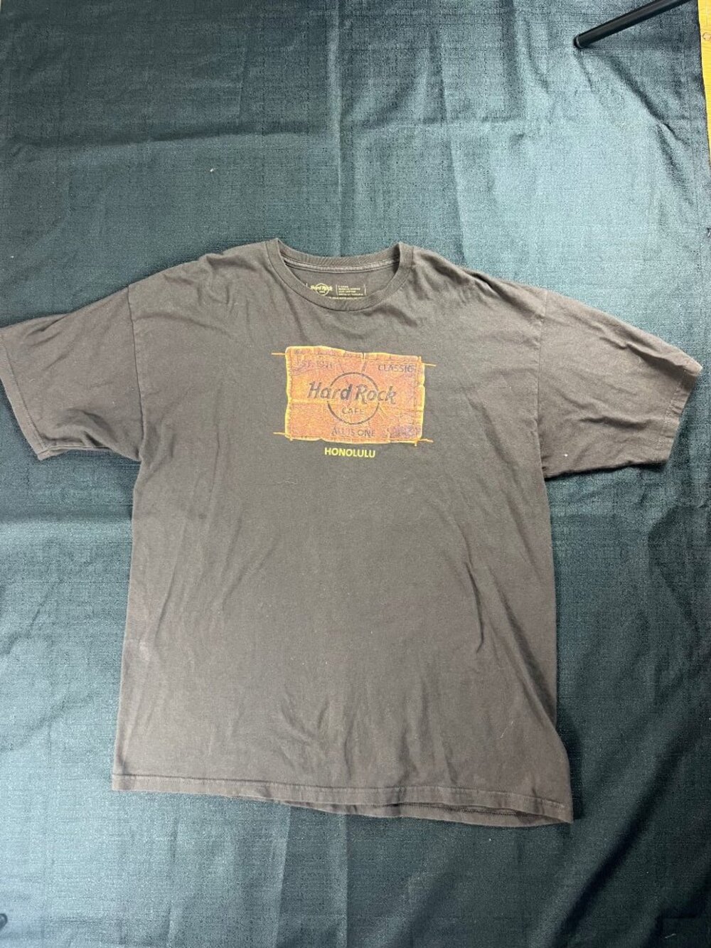 Hard Rock Cafe Honolulu T-shirt X Large Black Cotton Shirt